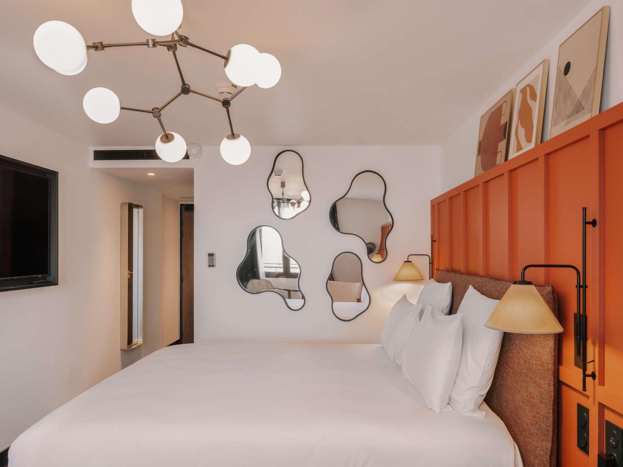 Marty Bordeaux, Tapestry Collection By Hilton Hotel 4*