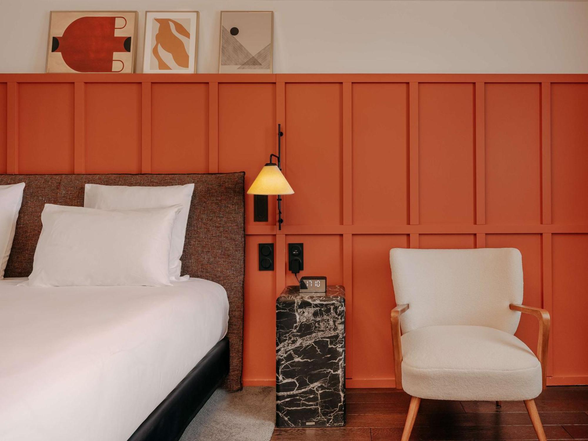 Marty Bordeaux, Tapestry Collection By Hilton Hotel Bordeaux